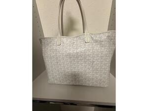 Goyard St. Louis PM Tote Bag, White with Gray